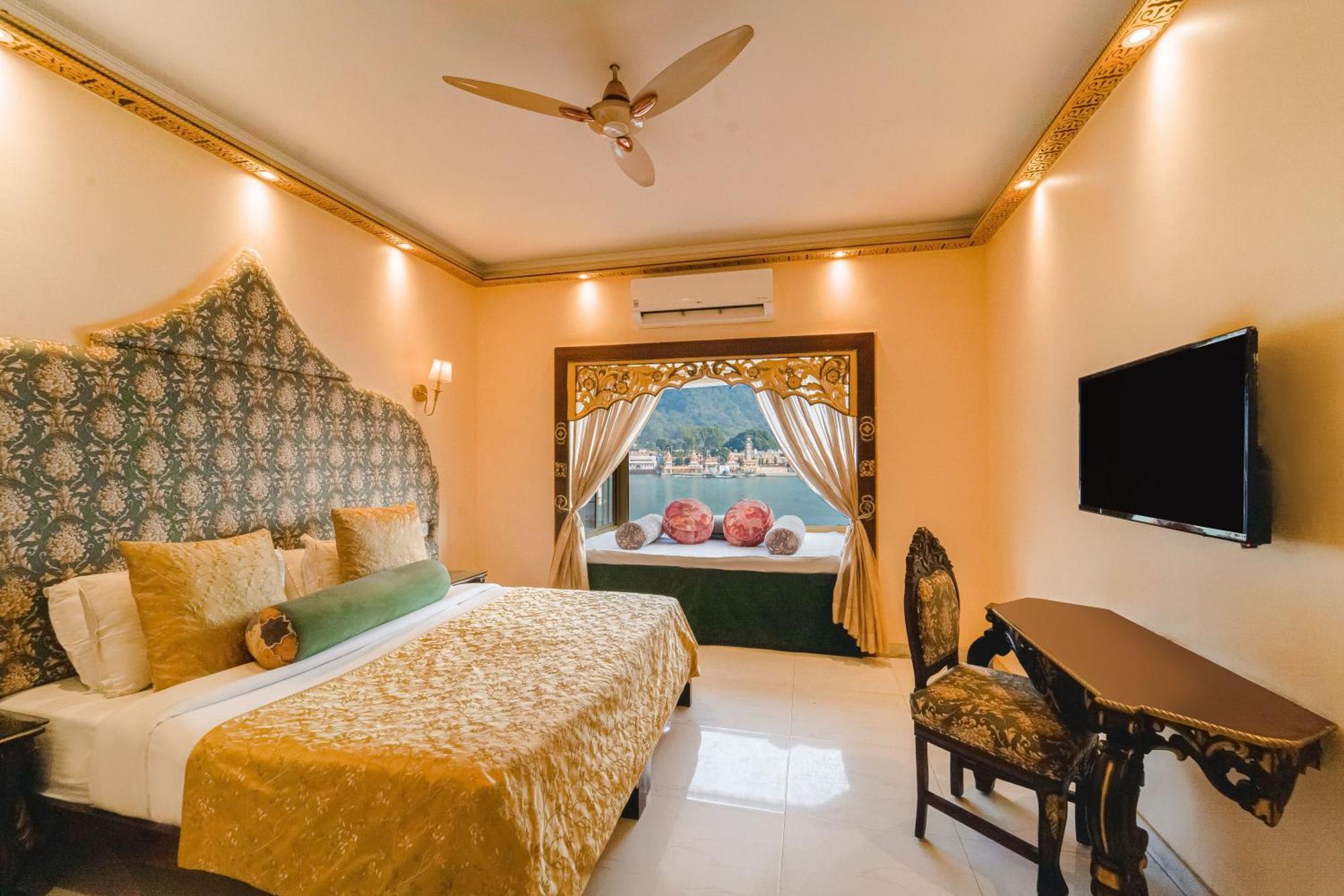 The Neeraj Ganga Heritage Palace Rishīkesh Buitenkant foto