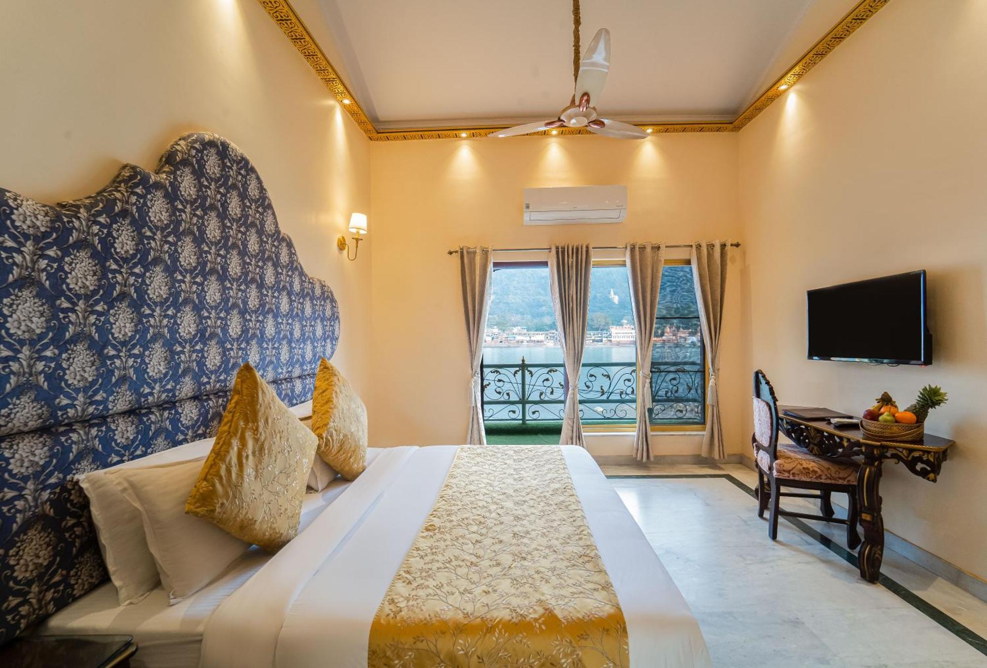 The Neeraj Ganga Heritage Palace Rishīkesh Buitenkant foto