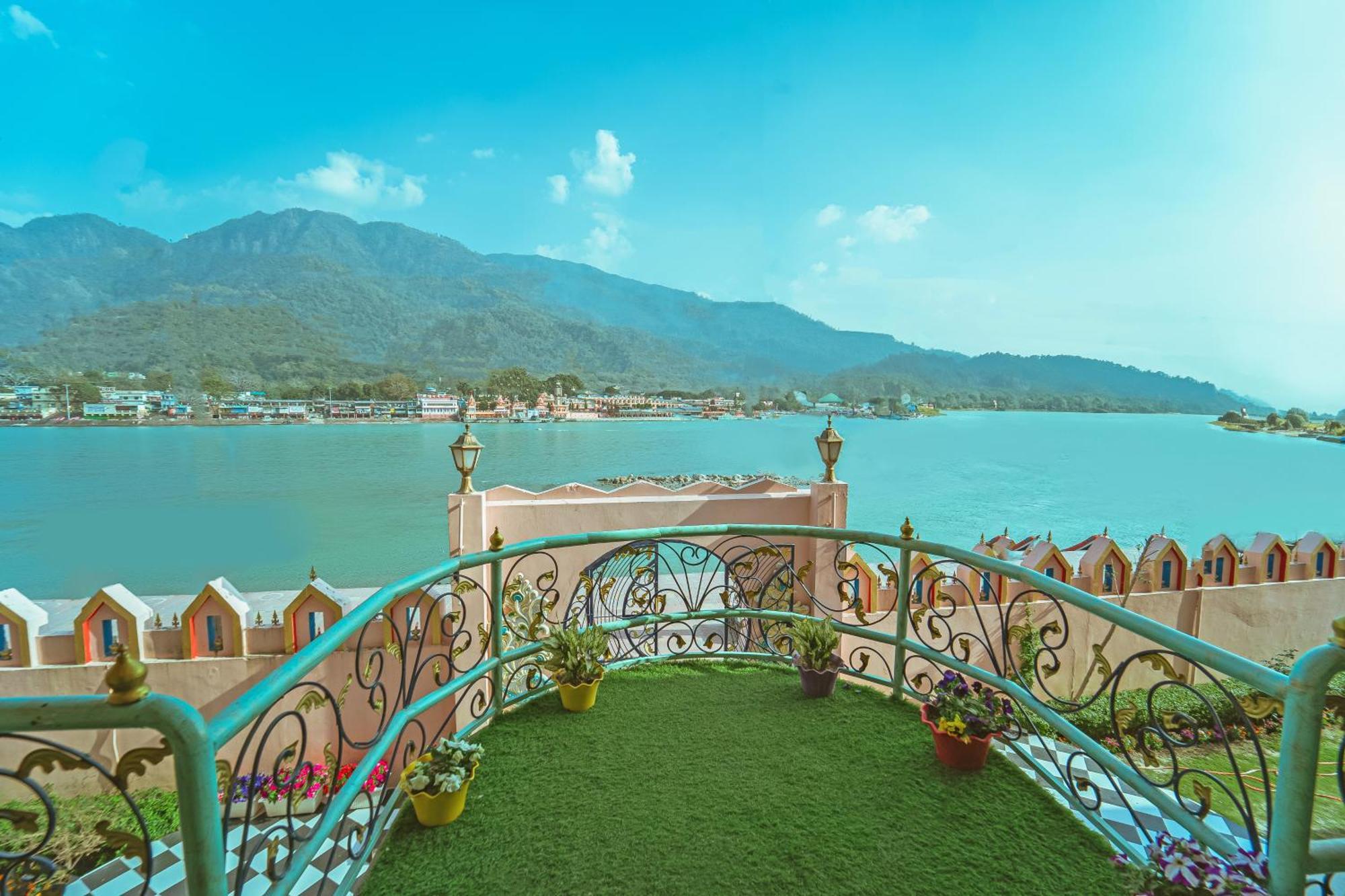 The Neeraj Ganga Heritage Palace Rishīkesh Buitenkant foto